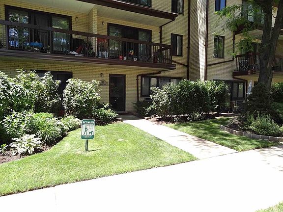 2nd image of 11 Kathy Pl APT 1B