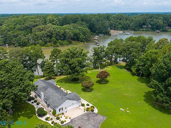 2nd image of 645 Blue Barn Rd