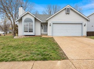 1060 Oak Glen Cir, Ballwin, MO