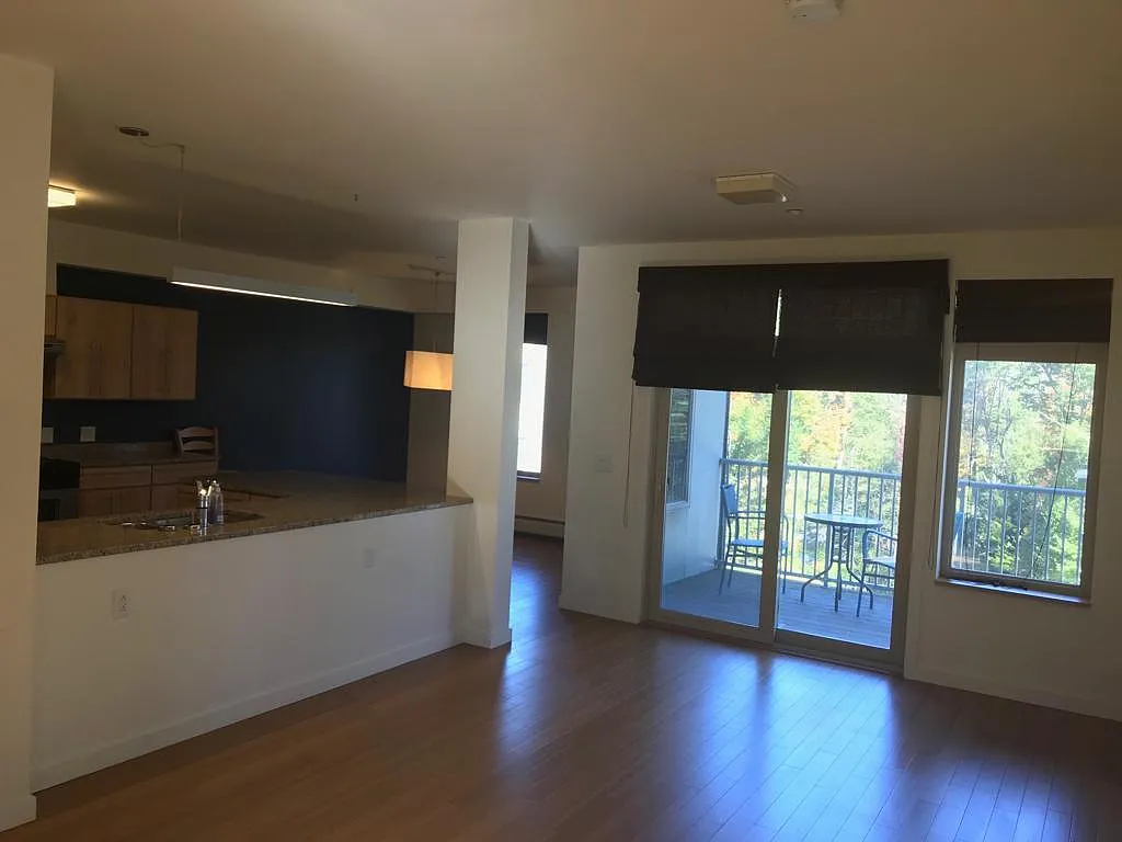 4 Gile Dr — Photo 2