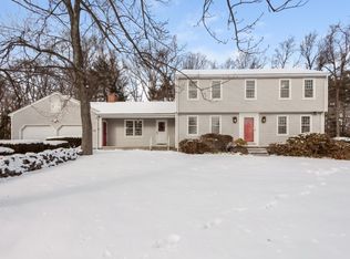 22 Fernwood Dr, Wilbraham, MA 01095