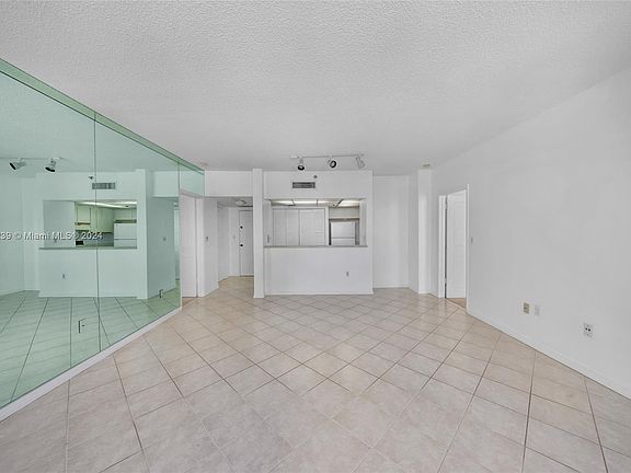 3rd image of 540 Brickell Key Dr #Penthouse 1816