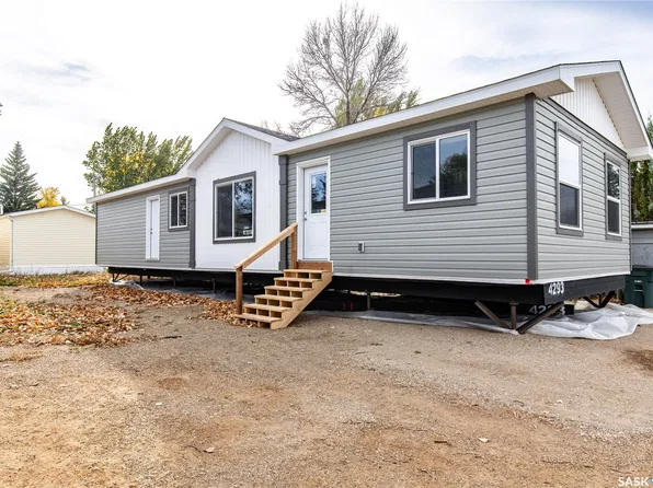 1455 9th Avenue NE #E18, Moose Jaw, SK S6J 1C6