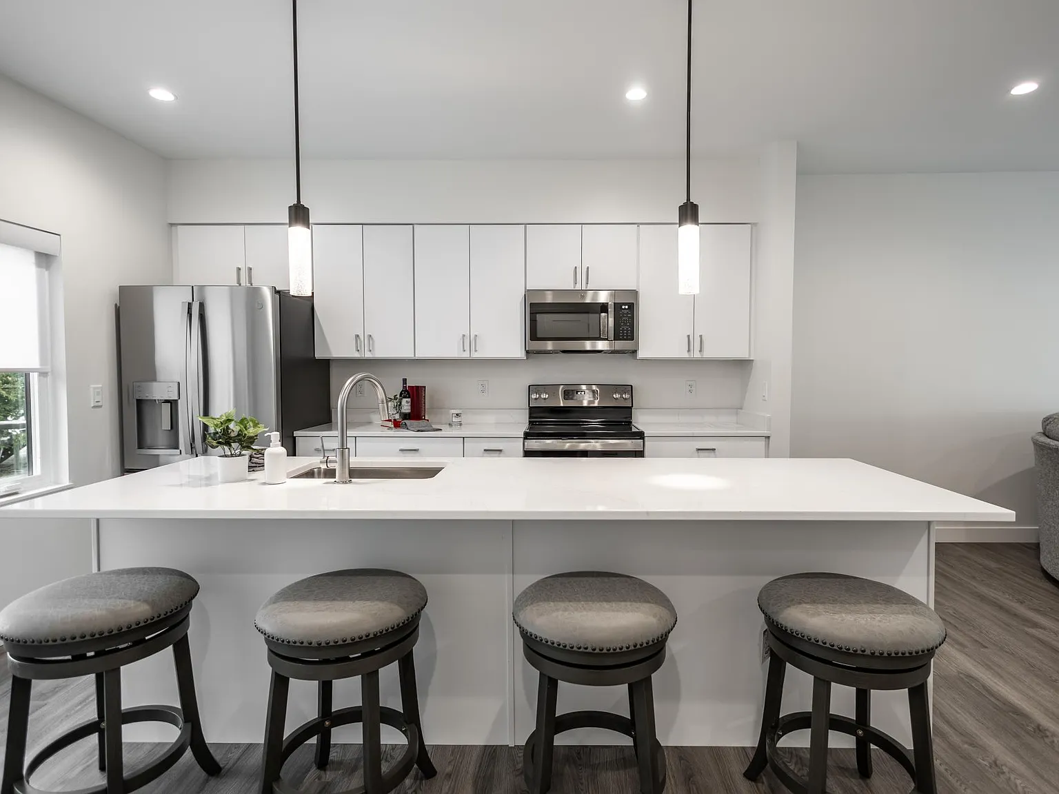 2 bed, 2.5 bath, 1701 sqft, $2,150 — Photo 3