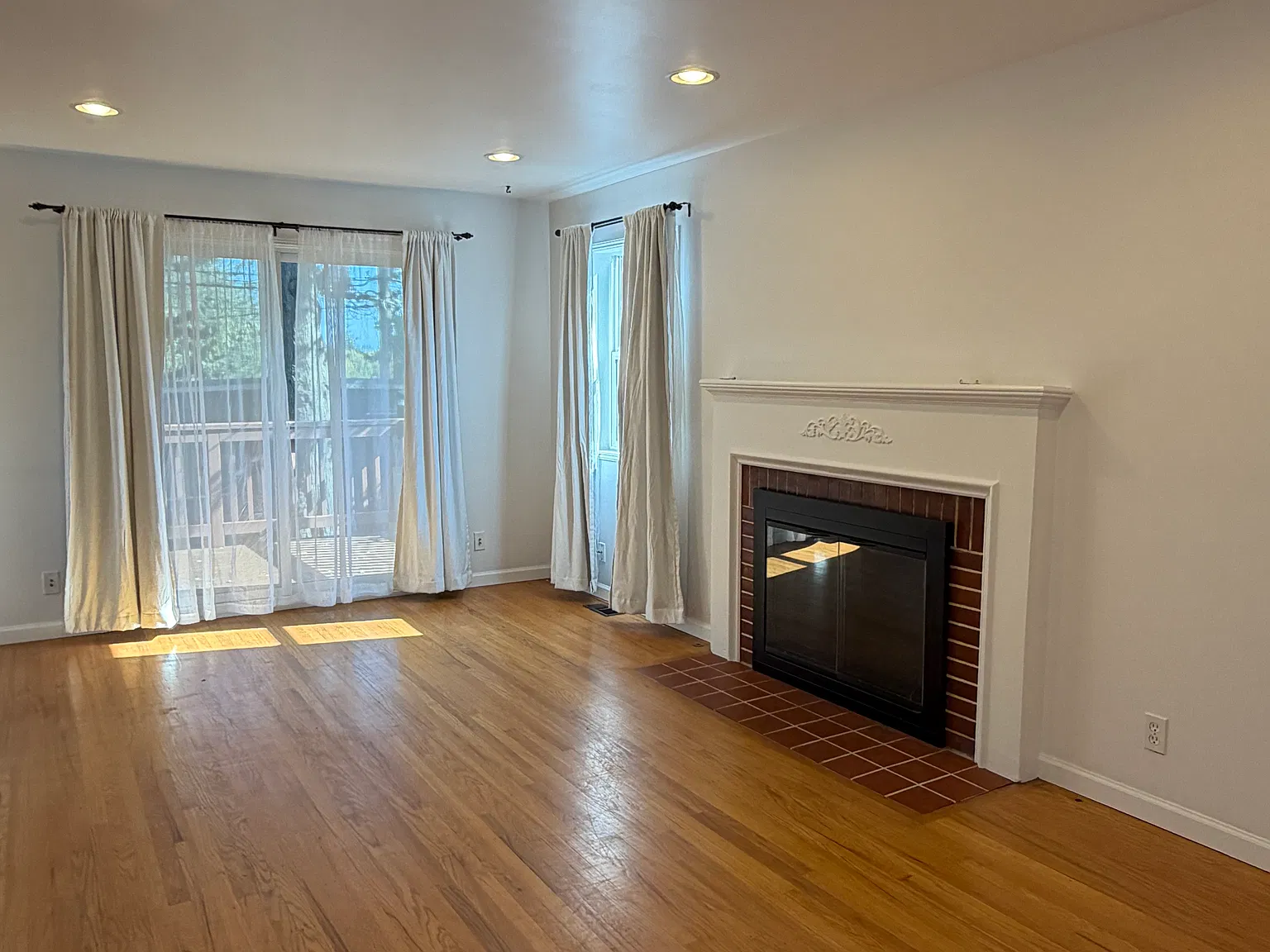2 bed, 1.5 bath, 1499 sqft, $3,000 — Photo 4