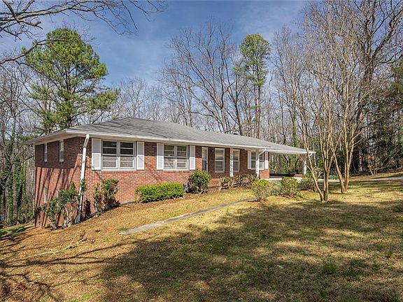 2nd image of 33 Summit Dr SE