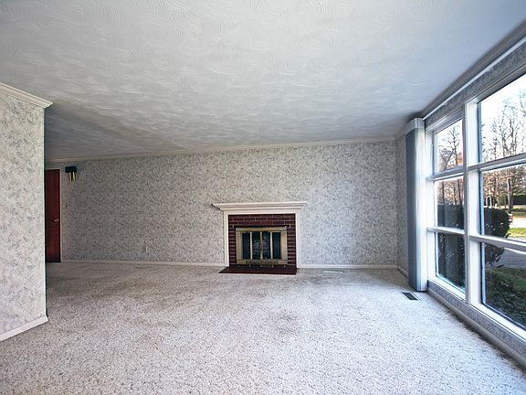 3rd image of 2708 Martin Manor Dr