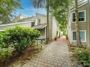 7901 196th St SW APT 4, Edmonds, WA 98026