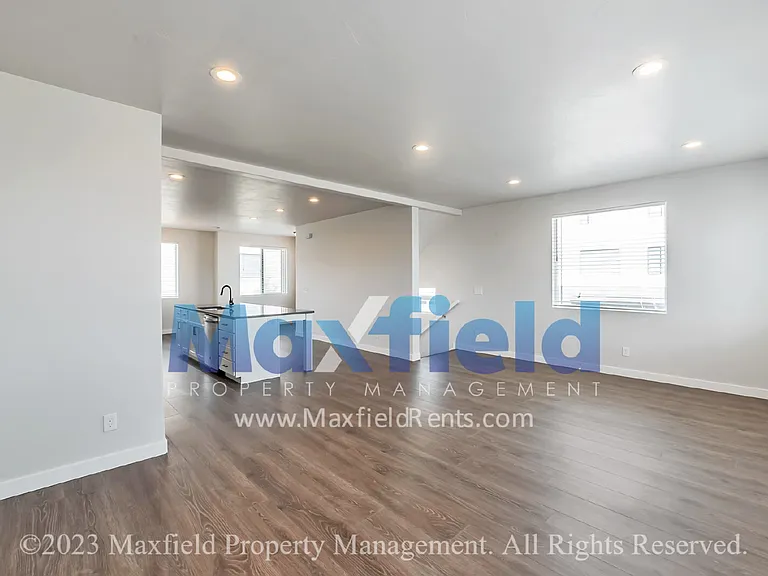 721 W Crystal Creek Rd — Photo 20