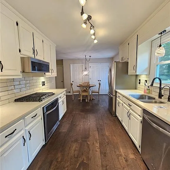 290 Oakmere Dr — Photo 6