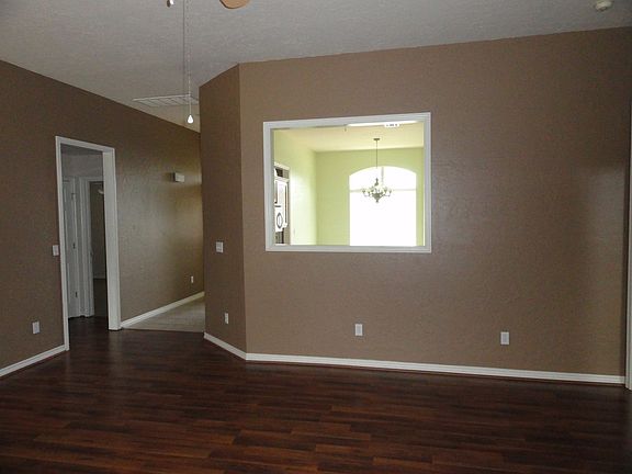 5th image of 408 E Plantation Ter