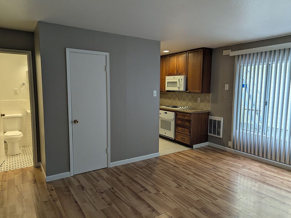 1st image of 322 32nd Ave #2