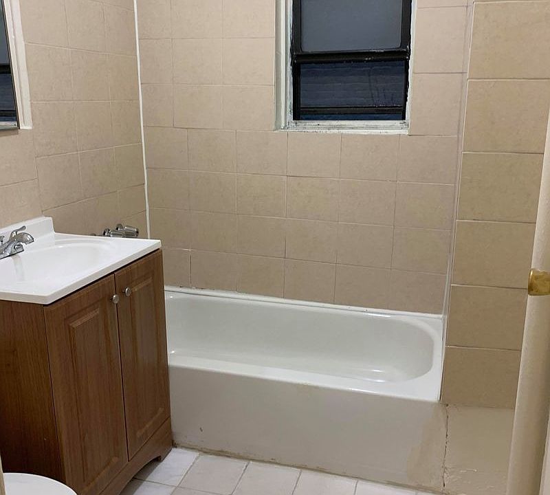 2nd image of 8419 19th Ave APT 2