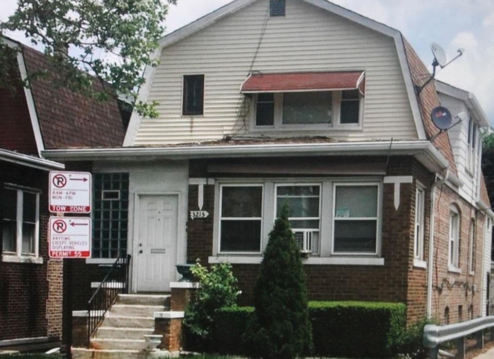 1st image of 3215 N Kilbourn Ave #G