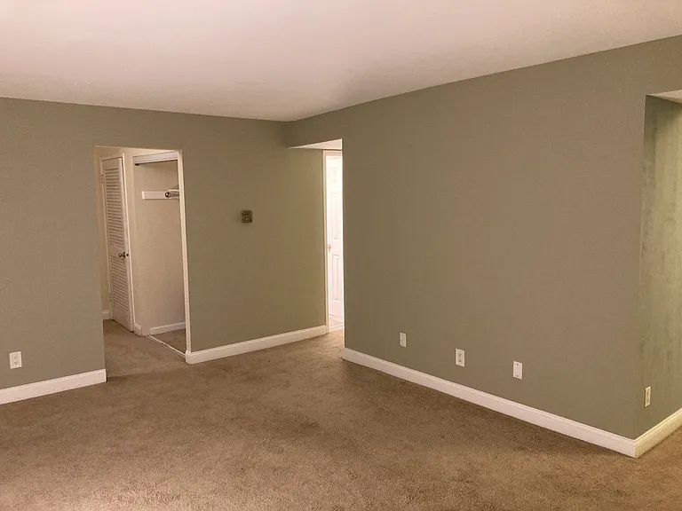 100 Duvall Ln — Photo 6