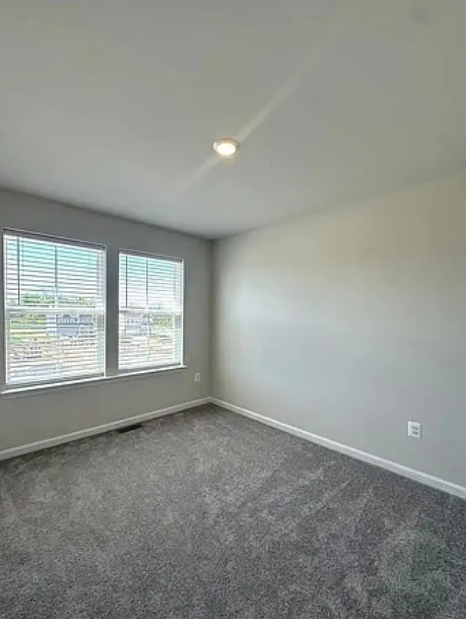 3 bed, 1506 sqft, $1,990 — Photo 3