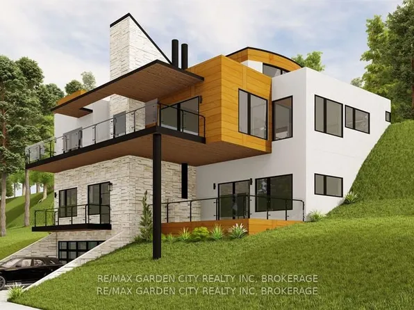 37 Bradley St, Saint Catharines, ON L2T 1R5