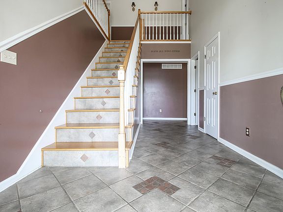 4th image of 703 Isaac Shelby Cir W