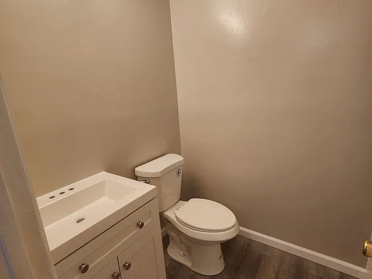 1331 Bayville St — Photo 13