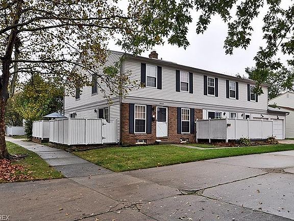 3rd image of 20426 Williamsburg Ct #303B