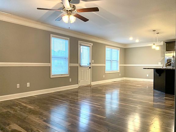 4th image of 503 Medallion Cir