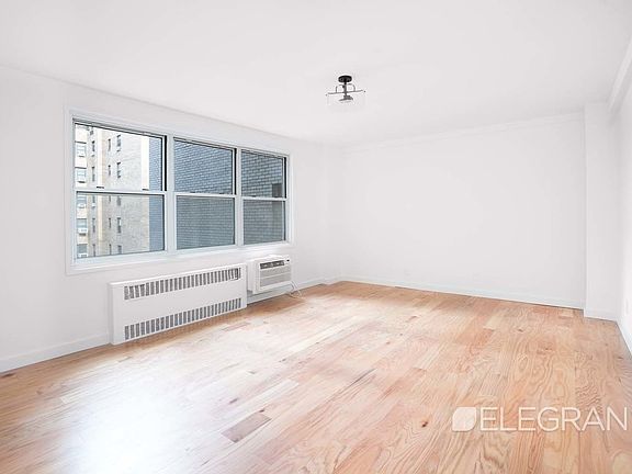 3rd image of 141 E 55th St APT 7B