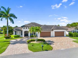 4226 SE 6th Place Cpe, Coral, FL 33904