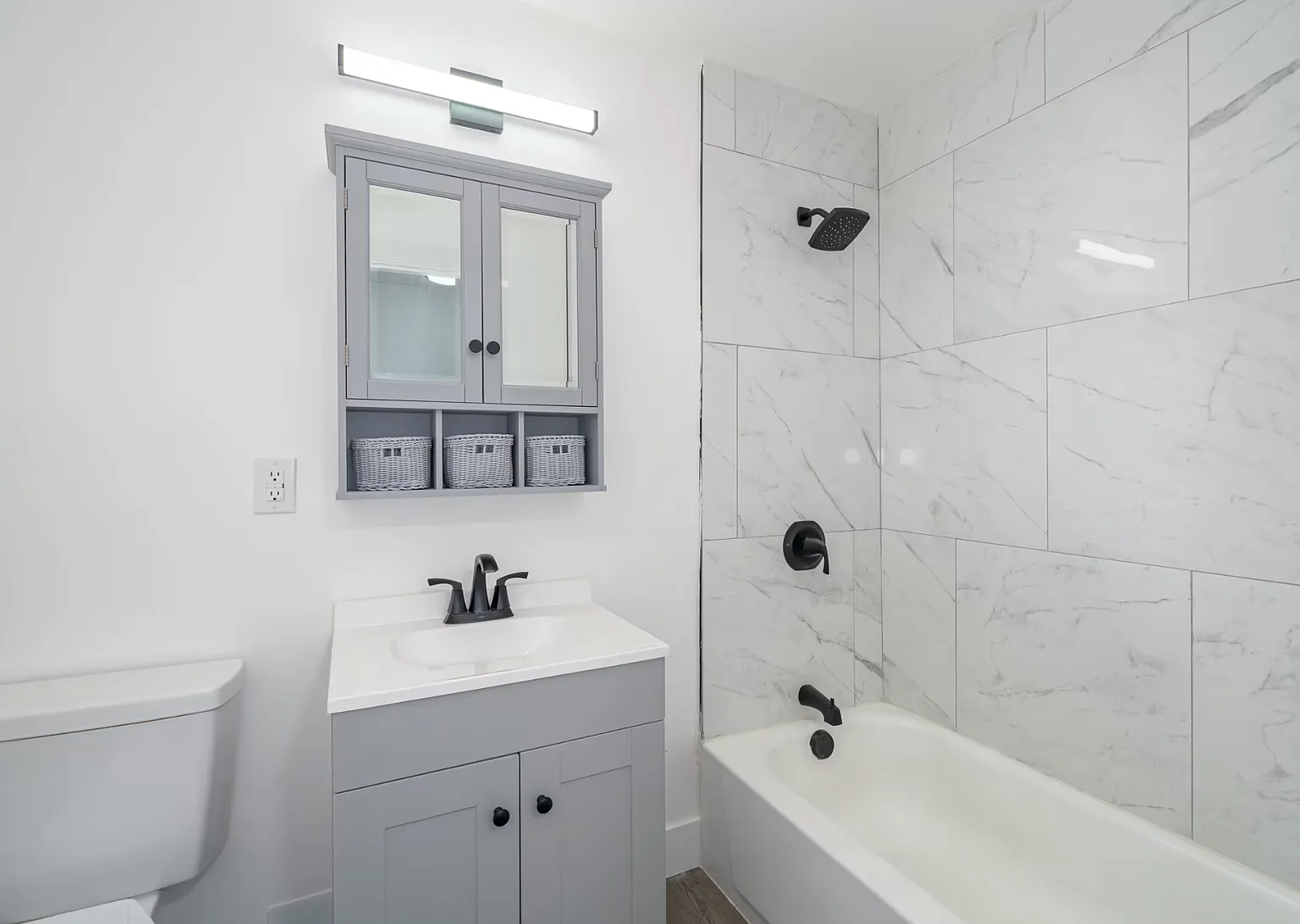 Riverside Apartments — Photo 3