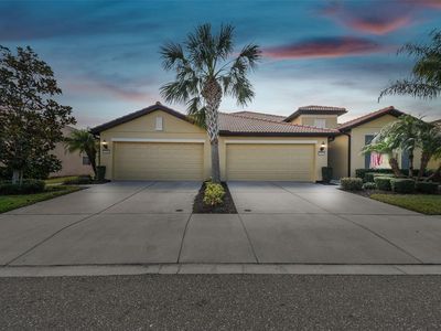 314 Mystic Falls Dr, Apollo Beach, FL, 33572