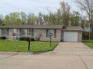 5250 N Burning Bush Rd, Columbia, MO 65202