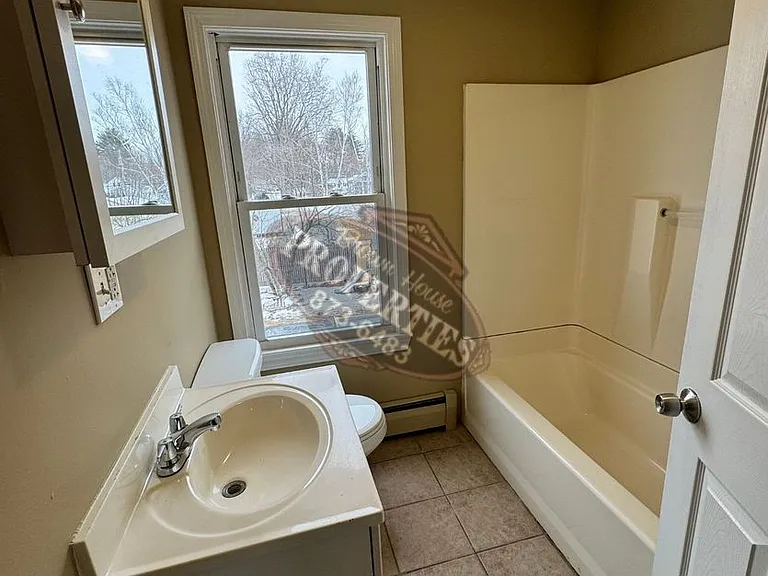 111 Kennedy Memorial Dr — Photo 7