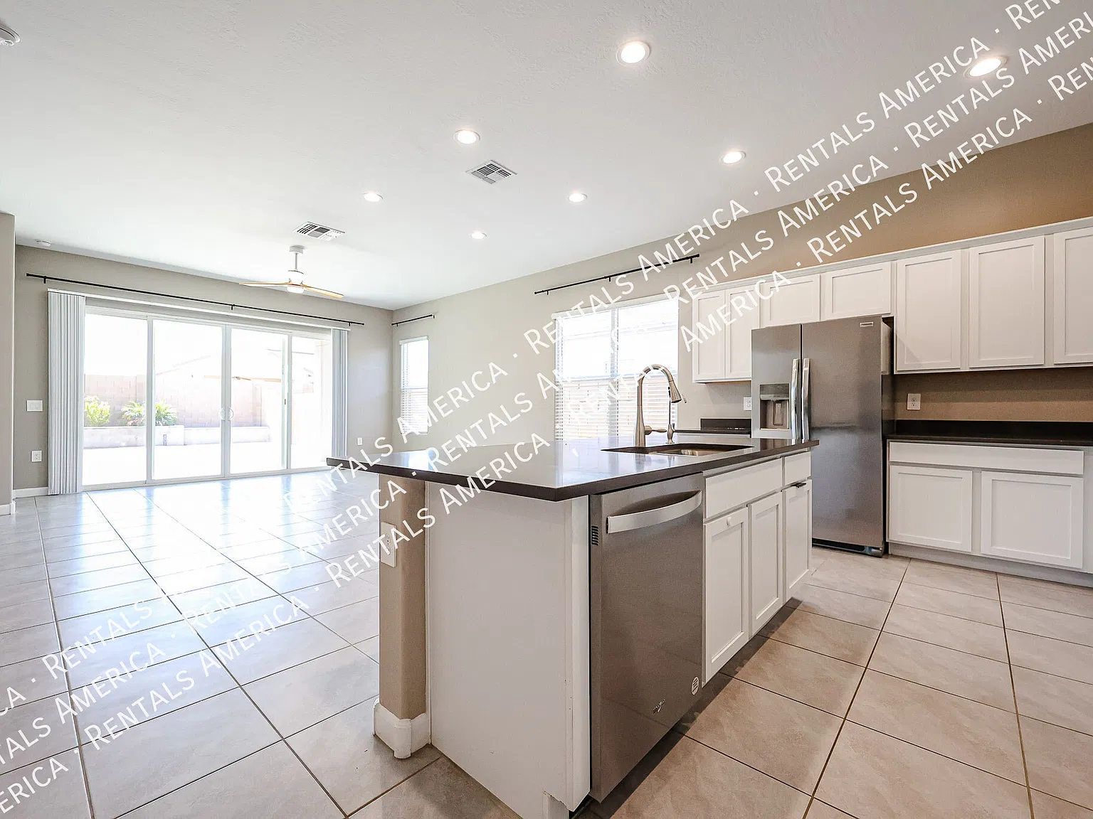 Spacious 4-Bedroom Home with Private Backyard ? Special Leasing Incent — Photo 4