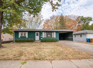 3040 W 9th St, Waterloo, IA 50702