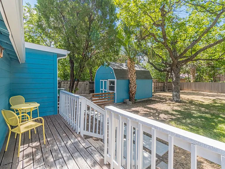 506 E Ashby Pl — Photo 7