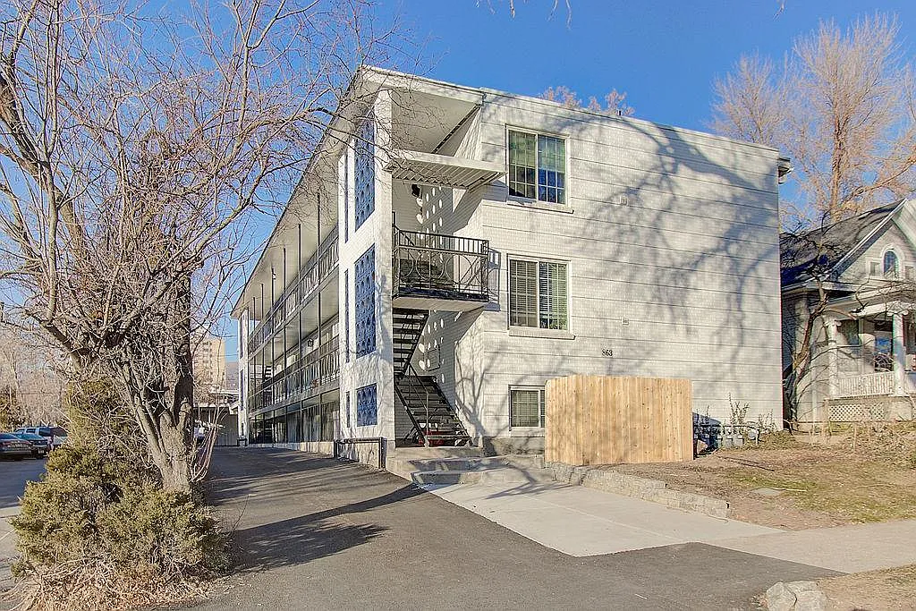 2 bed, 800 sqft, $1,600 — Photo 1