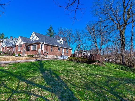 4th image of 2560 Ridgeland Pl