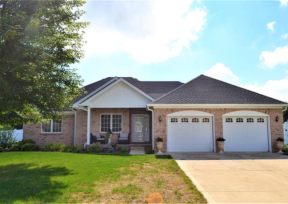 1st image of 778 Robertson Ct