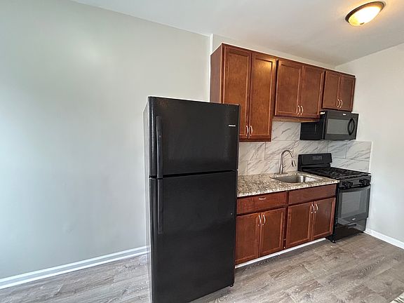 2nd image of 2712 N Milwaukee Ave #215F