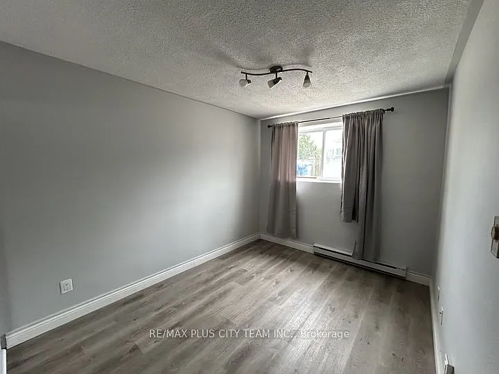 200 Park Rd N #101 — Photo 7