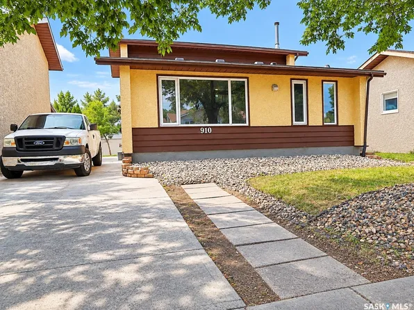 910 DEVONSHIRE Drive N, Regina, SK S4X 2L8