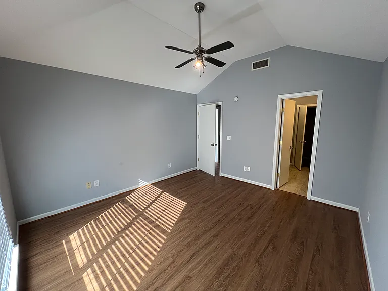 1013 Carlyle Cv — Photo 6