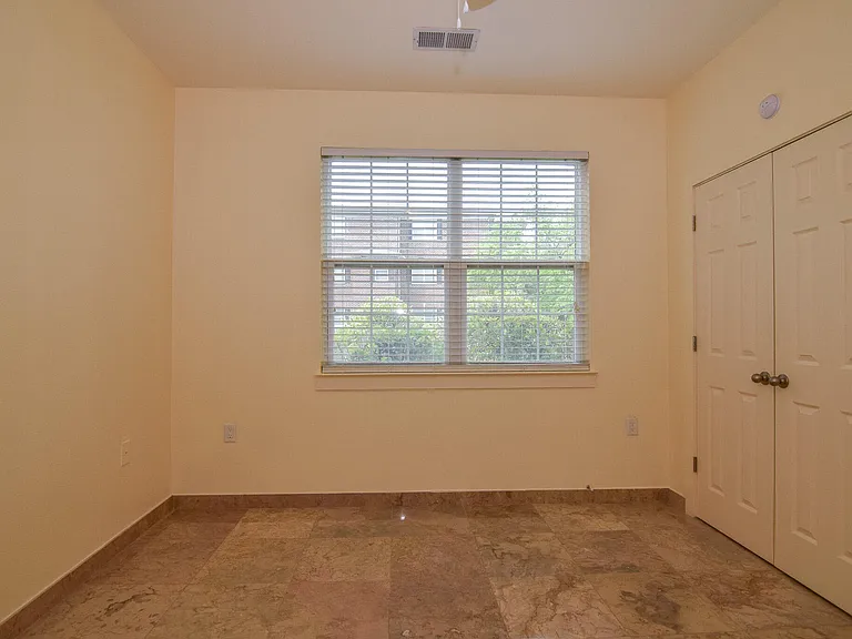 1481 Cambridge Lakes Dr — Photo 9