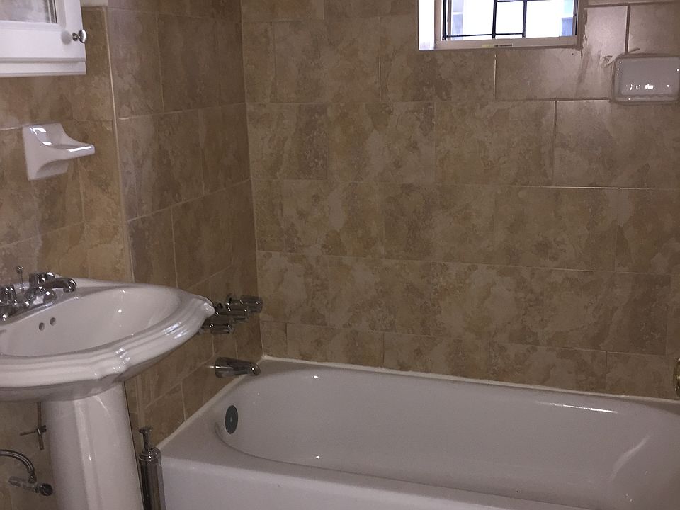 2nd image of 3021 Avenue I APT A9