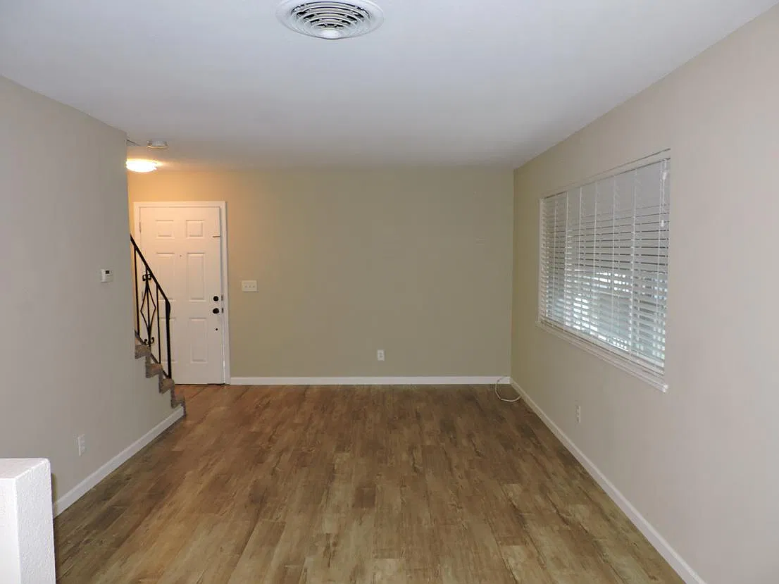 2 bed, 800 sqft, $1,795 — Photo 4