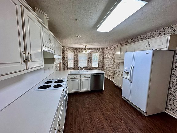 4th image of 8112 Arbor Ridge Dr