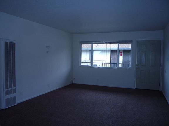 4th image of 27090 Belvedere Ct
