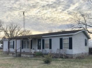 512 N Division St, Norris City, IL 62869