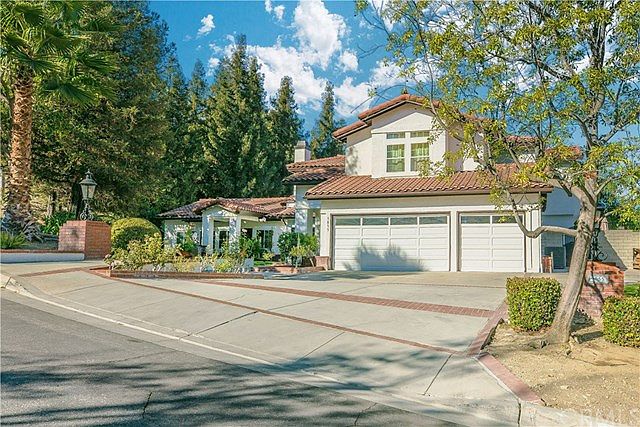 1st image of 1055 Hooper Dr