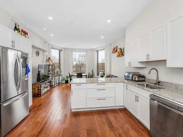 25 Bay State Rd Ste 2, Boston, MA 02215