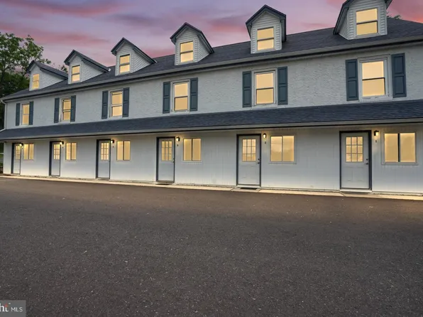 806 W Main St APT 4, Trappe, PA 19426